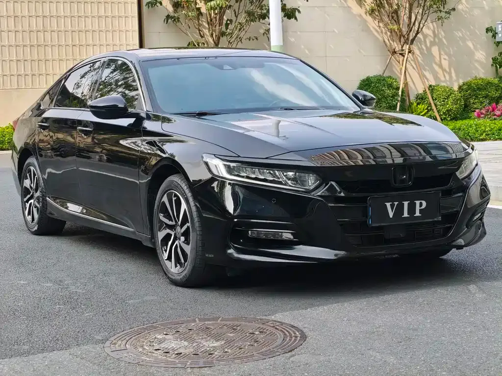 Honda Accord — фото 10