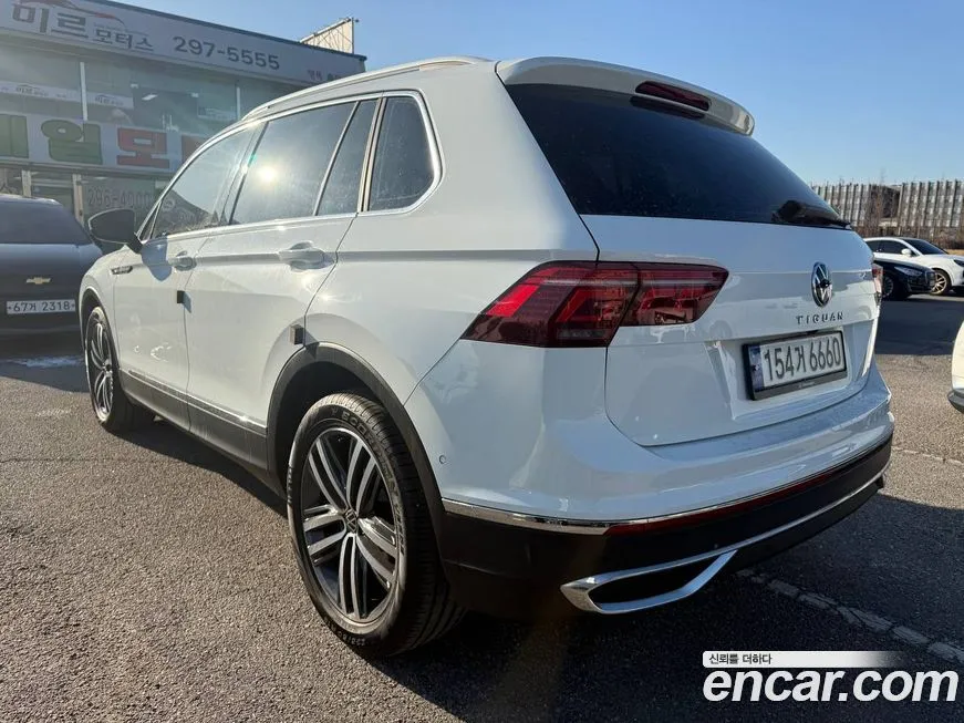 Volkswagen Tiguan — фото 6