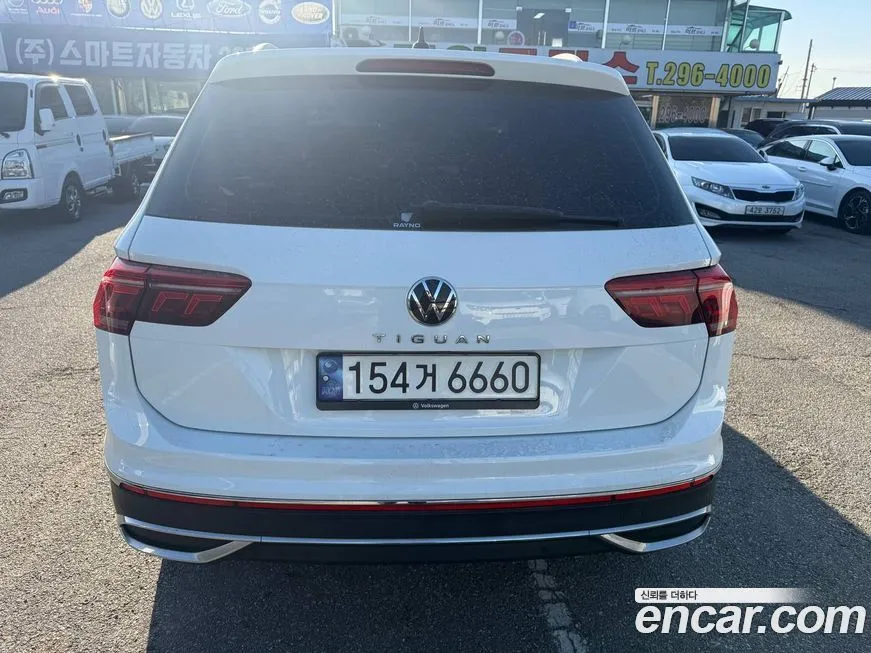 Volkswagen Tiguan — фото 9