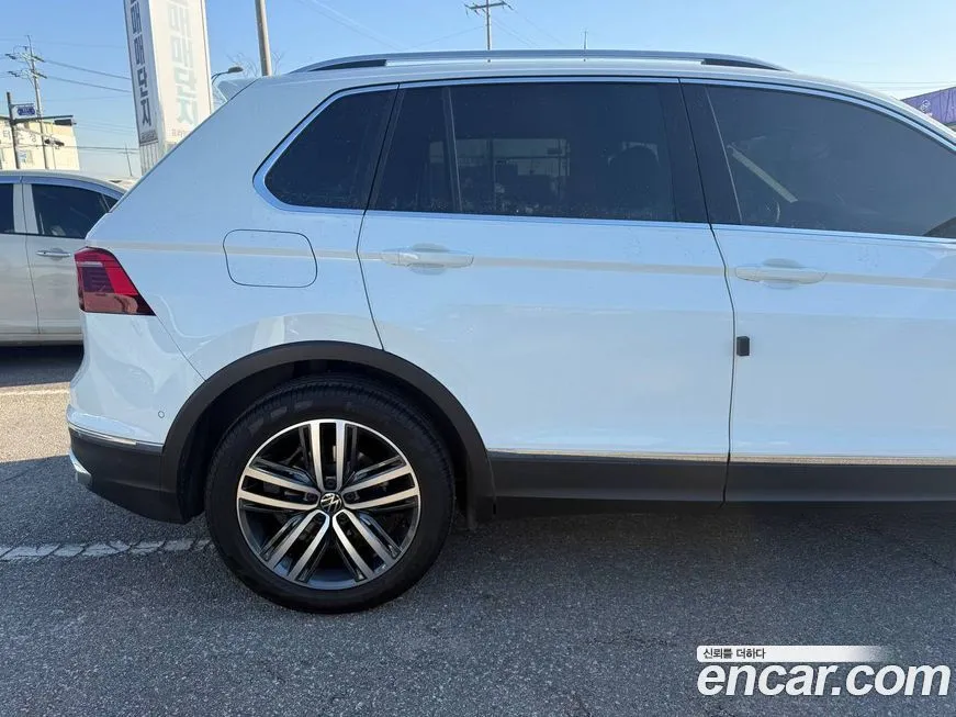 Volkswagen Tiguan — фото 8