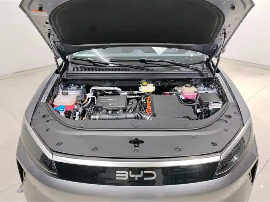 BYD Seal 05 DM-i — фото 10