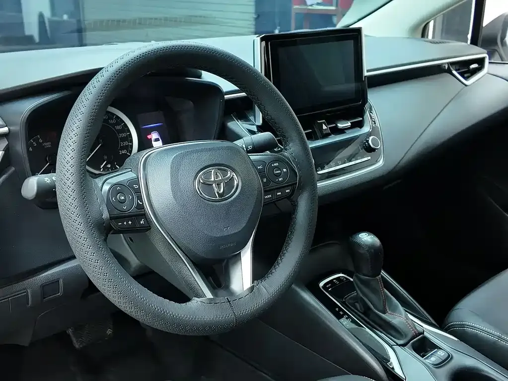 Toyota Corolla — фото 9