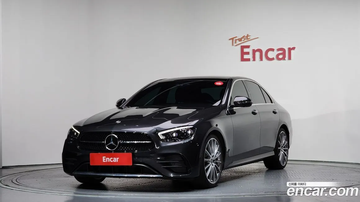 Mercedes-Benz E-Class — фото 1