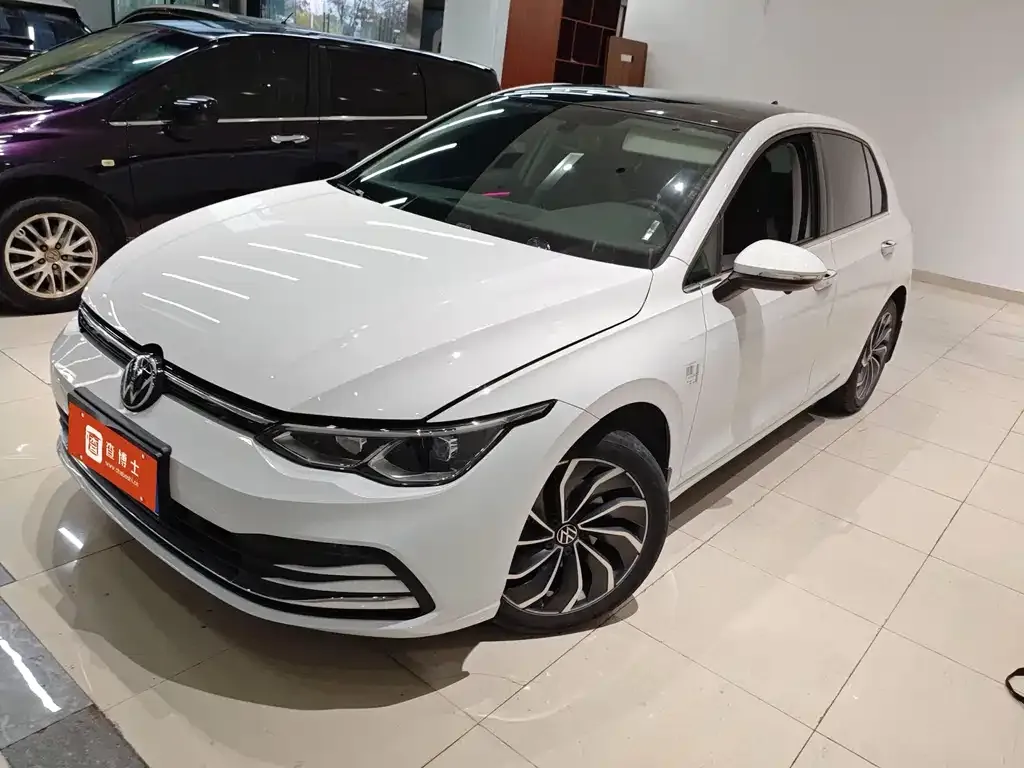 Volkswagen Golf 2024 из CN, фото 1