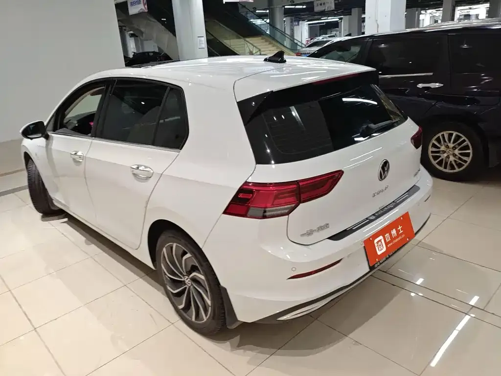 Volkswagen Golf 2024 из CN, фото 4