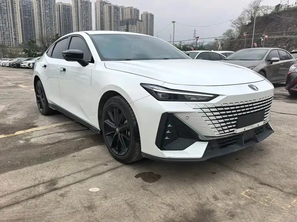 Changan UNI-V iDD — фото 10