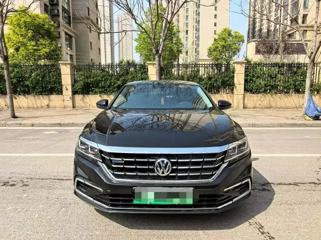 Volkswagen Passat New Energy — фото 6
