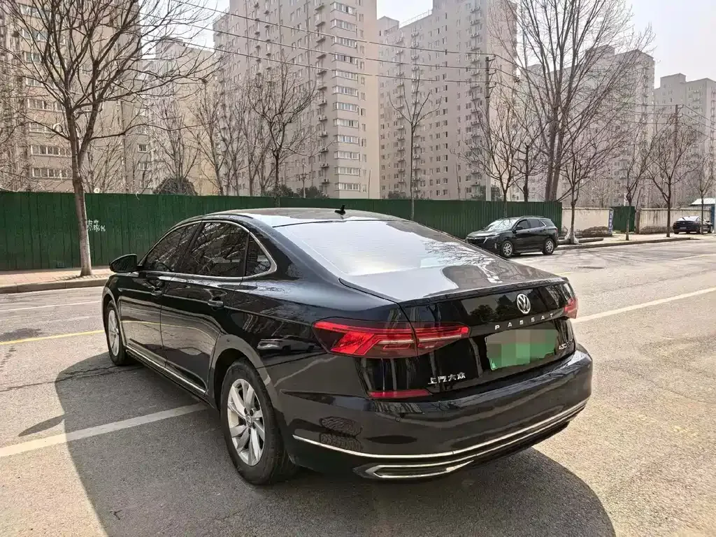 Volkswagen Passat New Energy — фото 2