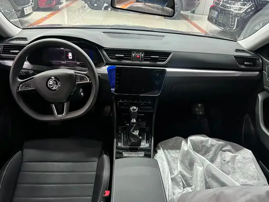 Skoda Superb — фото 5