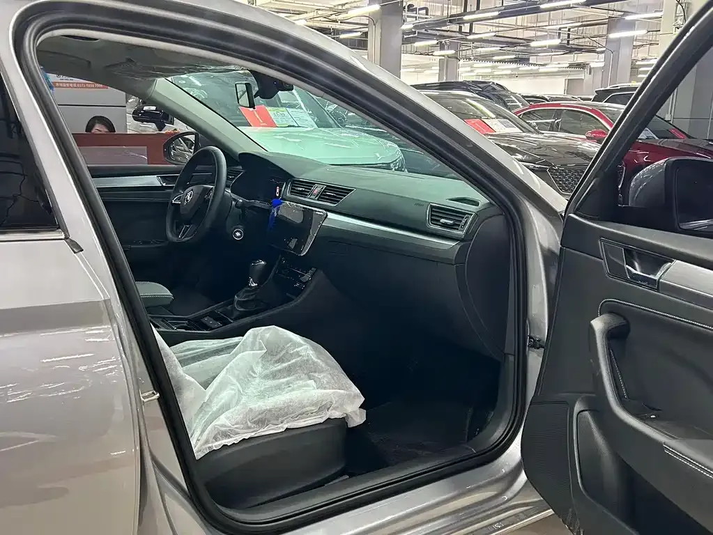 Skoda Superb — фото 3