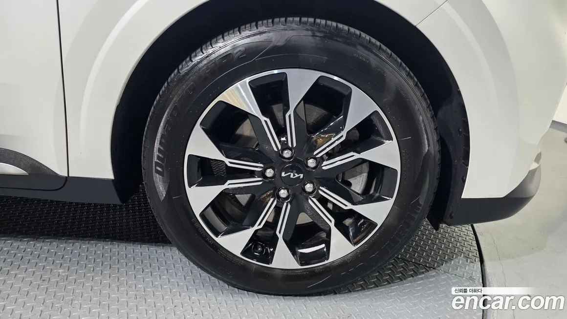 Kia Carnival — фото 10