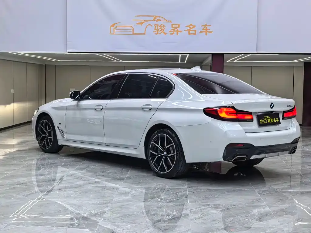 BMW 5 Series — фото 10