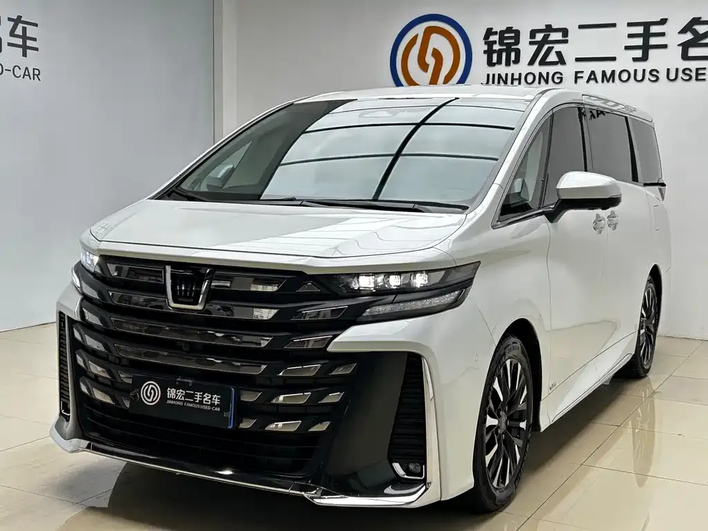 Toyota Vellfire — фото 1