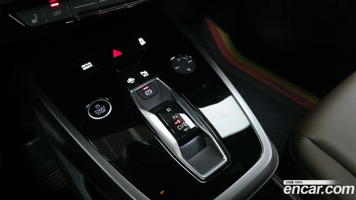 Audi Q4 e-tron — фото 4