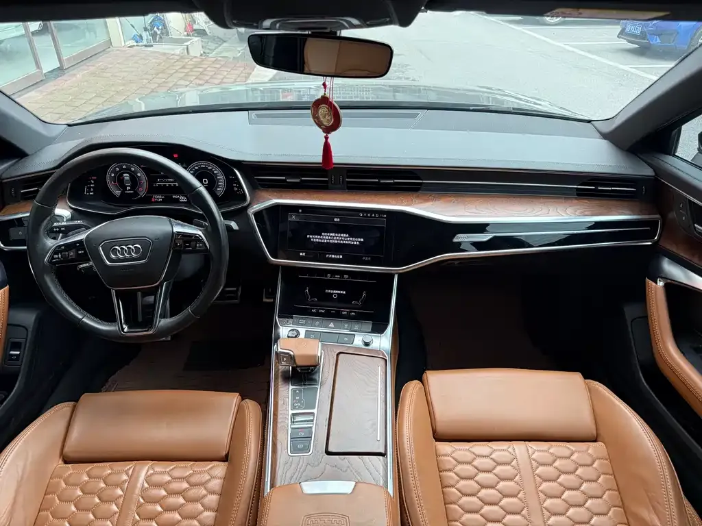 Audi A6L — фото 2