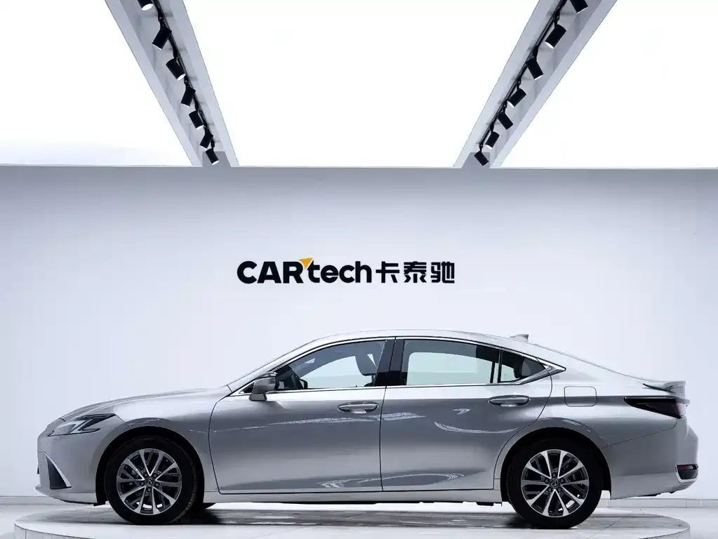 Lexus ES — фото 5