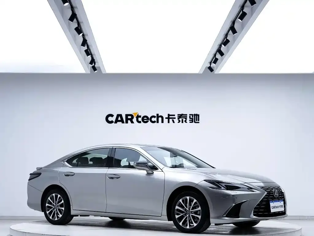 Lexus ES — фото 9