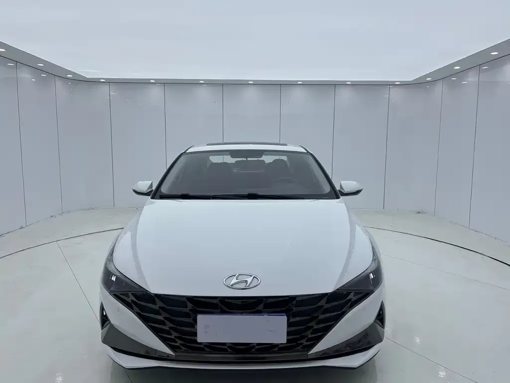 Hyundai Elantra — фото 5