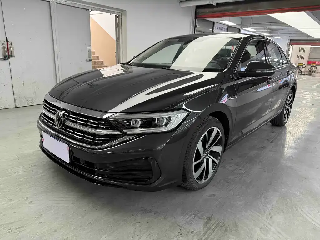 Volkswagen Sagitar 300TSI DSG Beyond 1