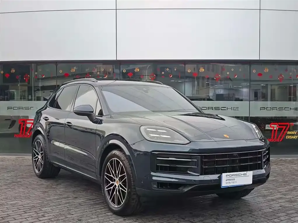 Porsche Cayenne — фото 1