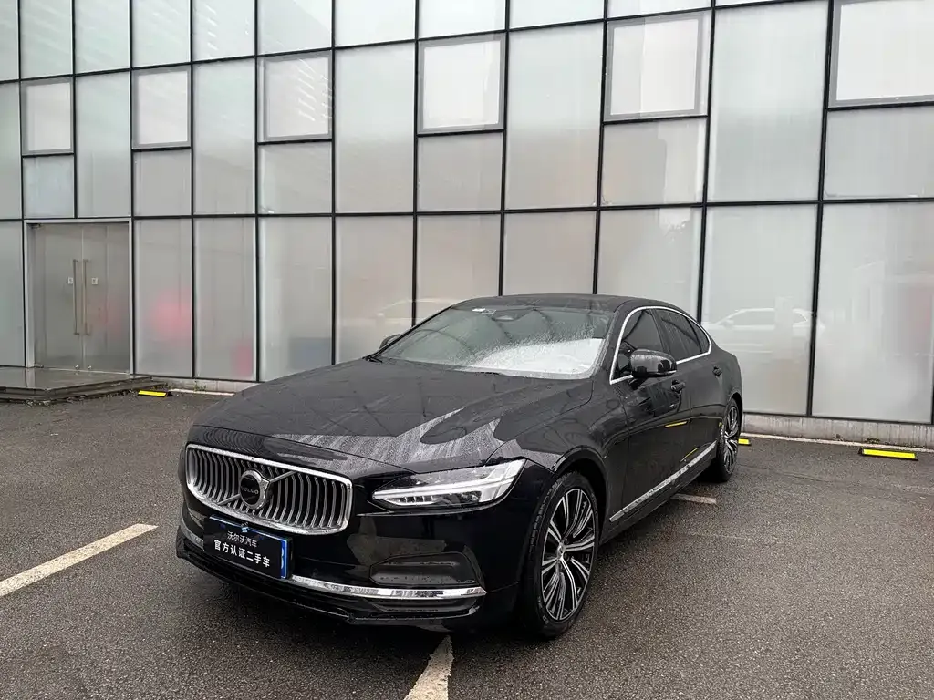 Volvo S90 — фото 1