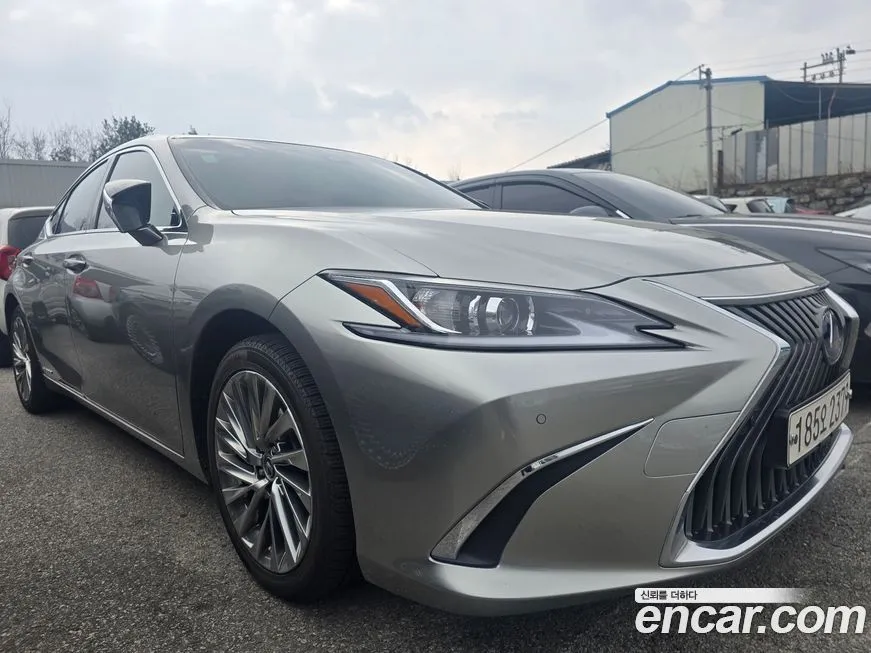 Lexus ES Luxury Plus