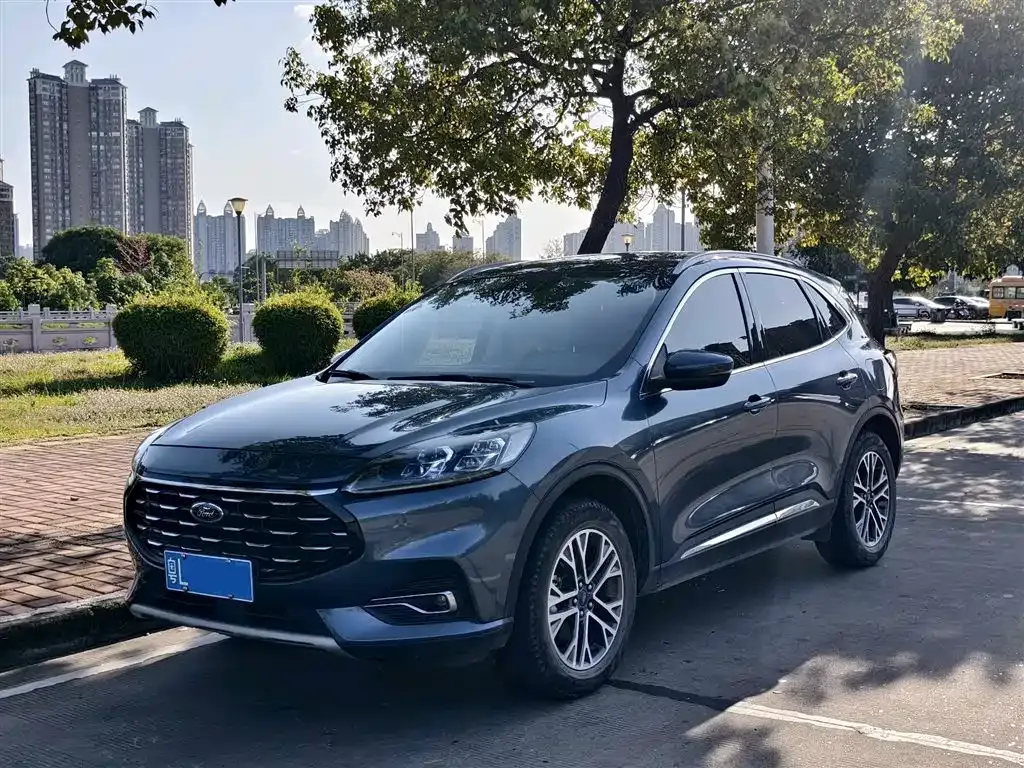 Ford Escape 2023 из CN, фото 1