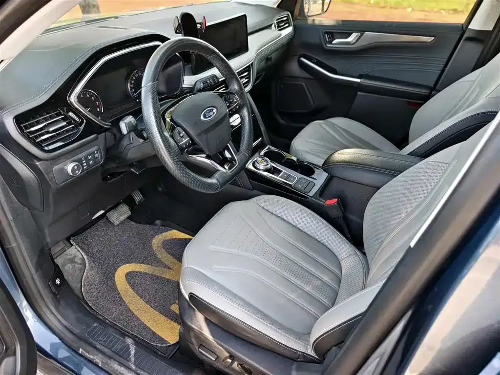 Ford Escape 2023 из CN, фото 3