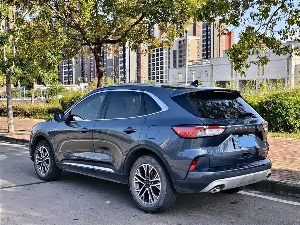 Ford Escape 2023 из CN, фото 6