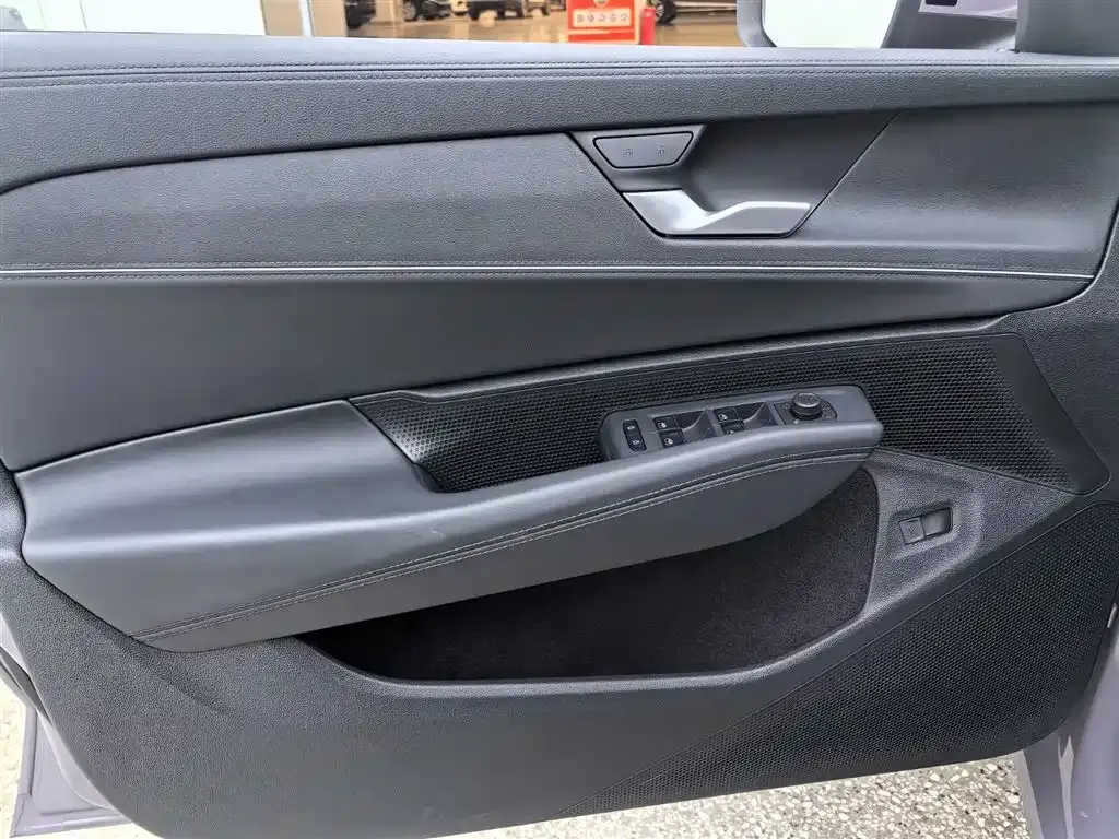 Volkswagen Passat — фото 8