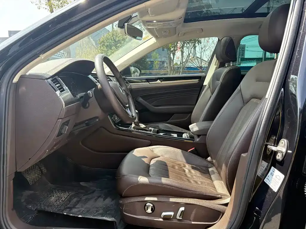 Volkswagen Phideon 2021 из CN, фото 3