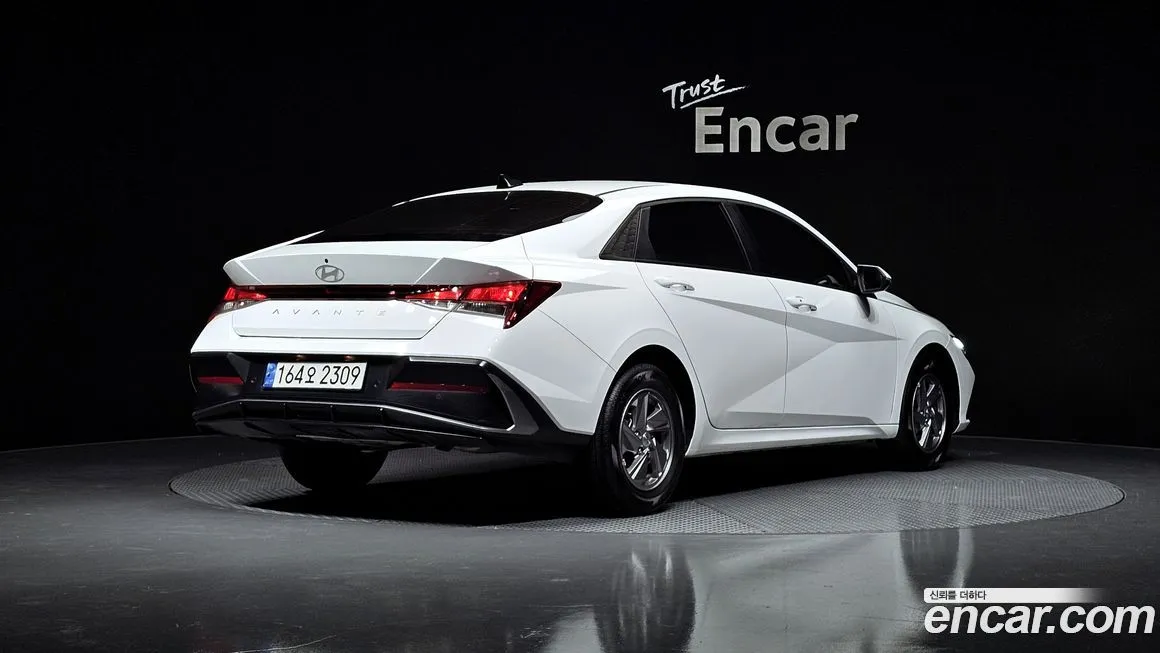 Hyundai AVANTE — фото 5