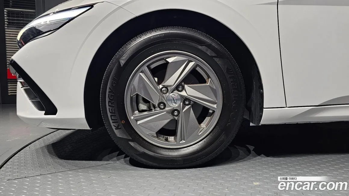 Hyundai AVANTE — фото 2