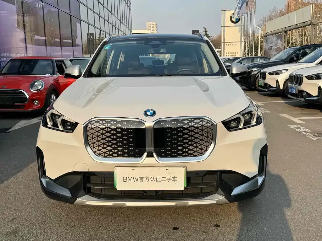 BMW iX1 2023 из CN, фото 9