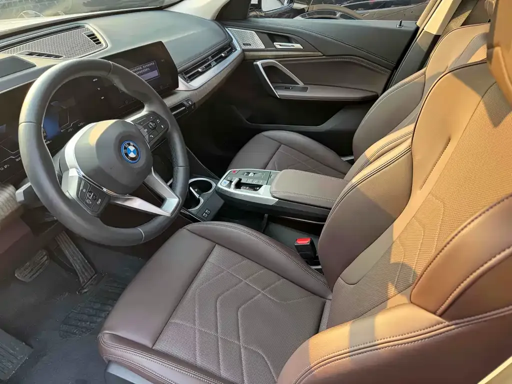 BMW iX1 2023 из CN, фото 6