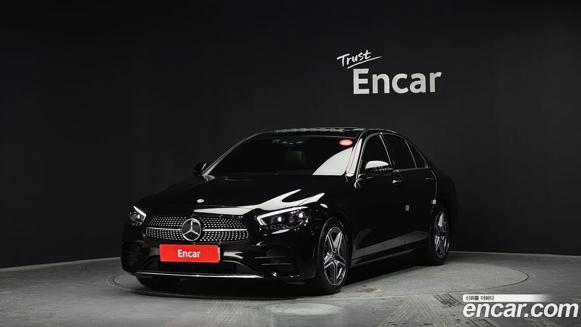 Mercedes-Benz E-Class — фото 1