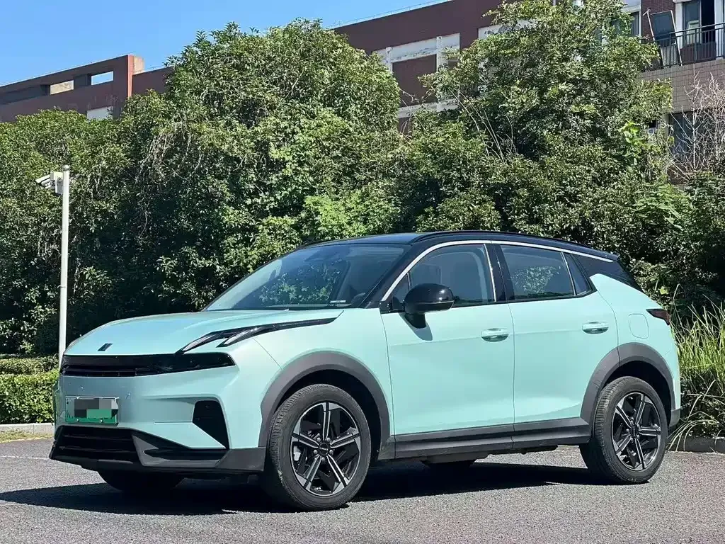 Lynk & Co 06 EM-P