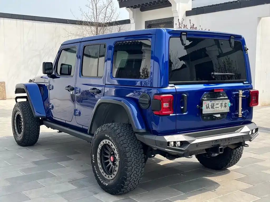 Jeep Wrangler — фото 7