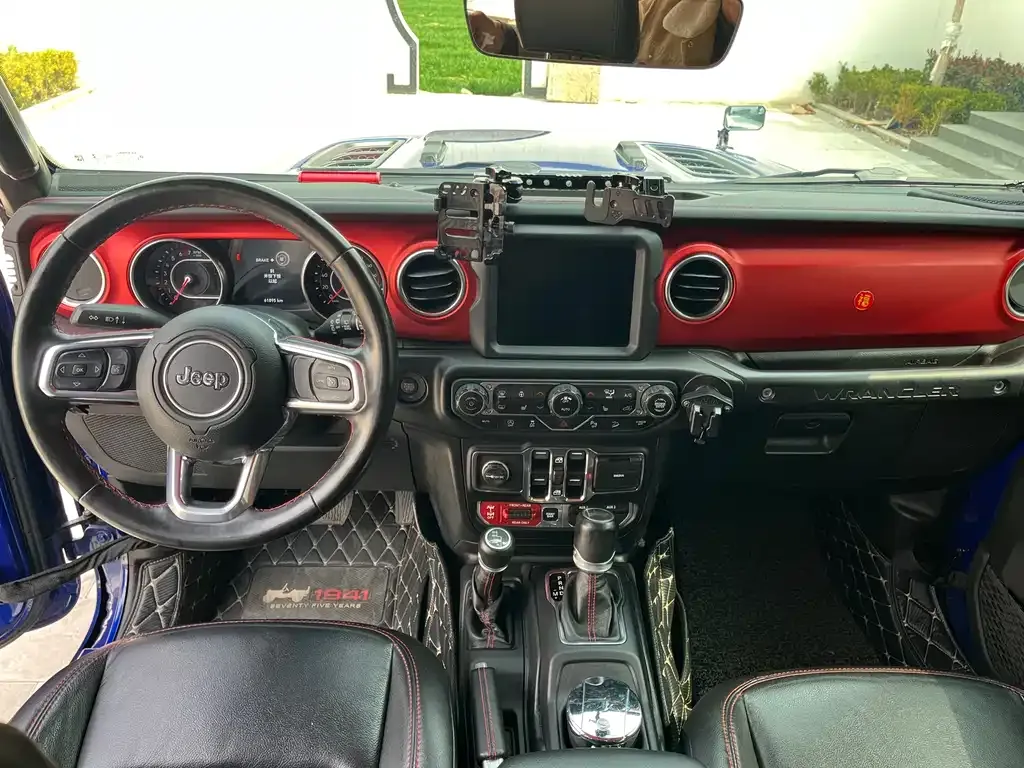 Jeep Wrangler — фото 6