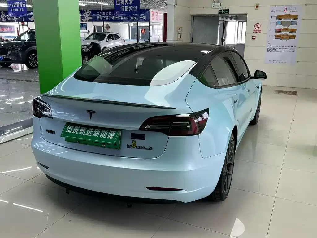 Tesla Model 3 — фото 3