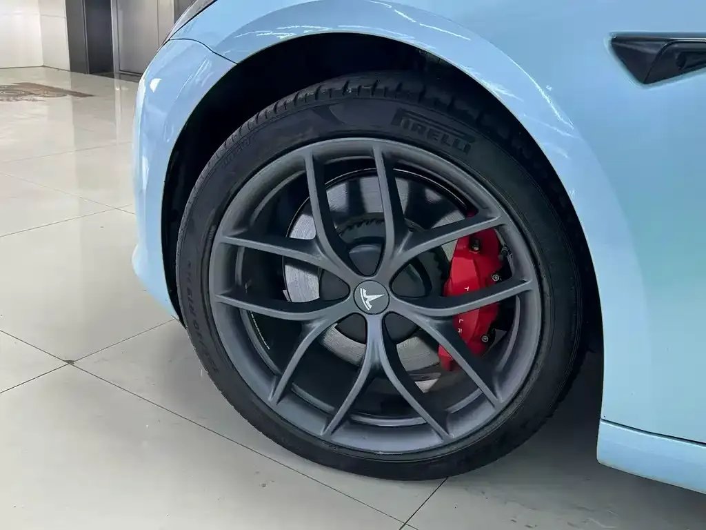 Tesla Model 3 — фото 2