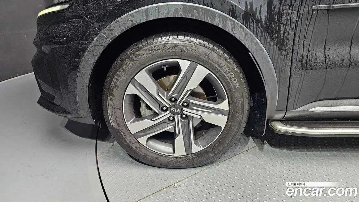 Kia Sorento — фото 6