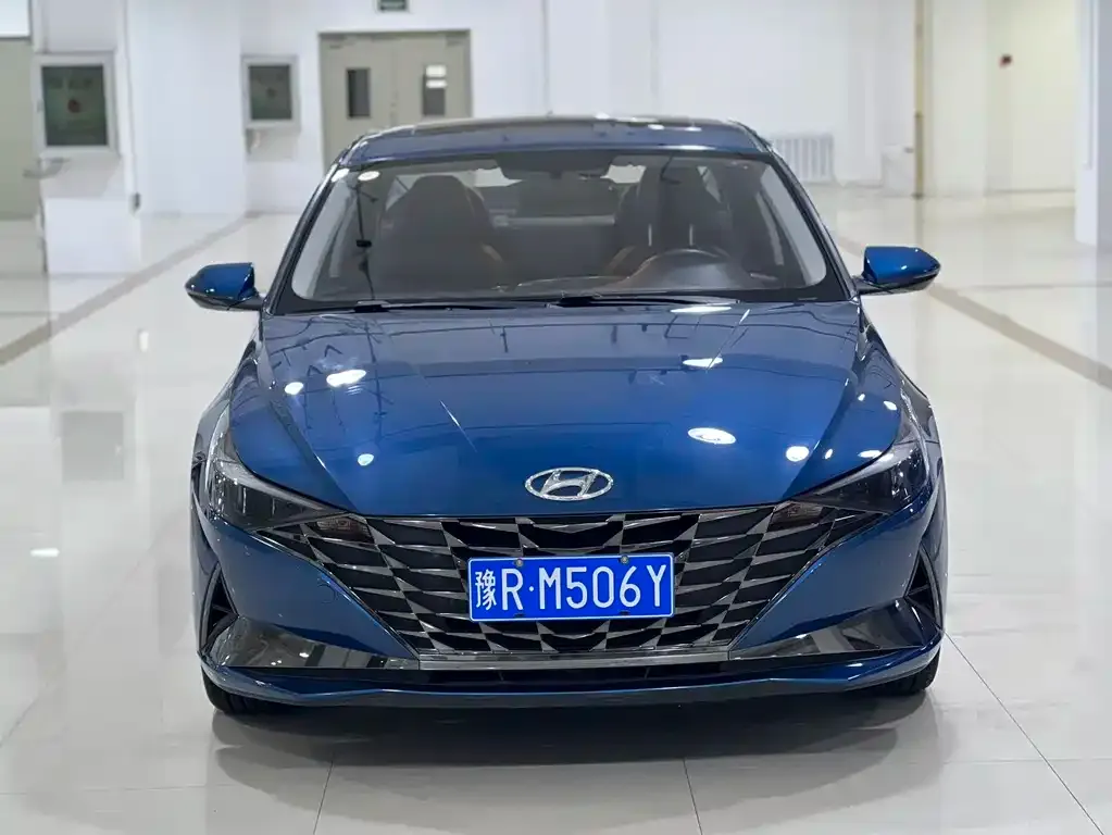 Hyundai Elantra — фото 9