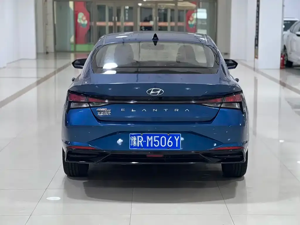 Hyundai Elantra — фото 5