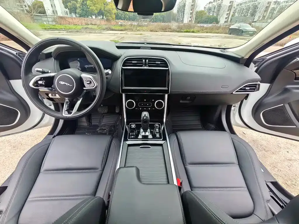 Jaguar XEL 2021 из CN, фото 4
