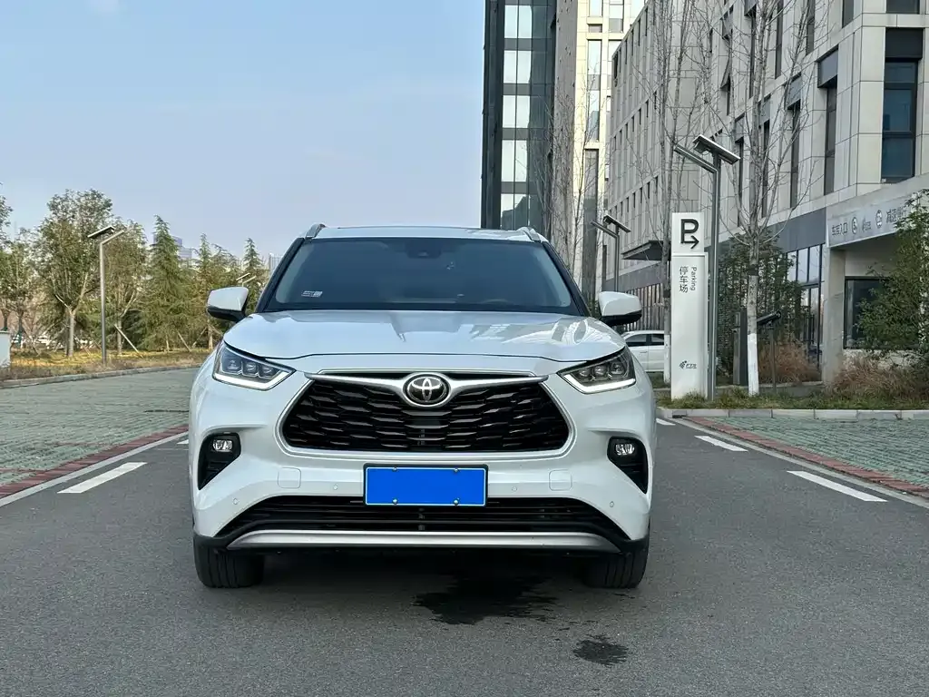 Toyota Highlander 2024 из CN, фото 8