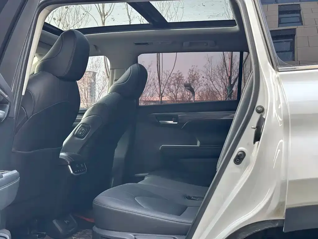 Toyota Highlander 2024 из CN, фото 3