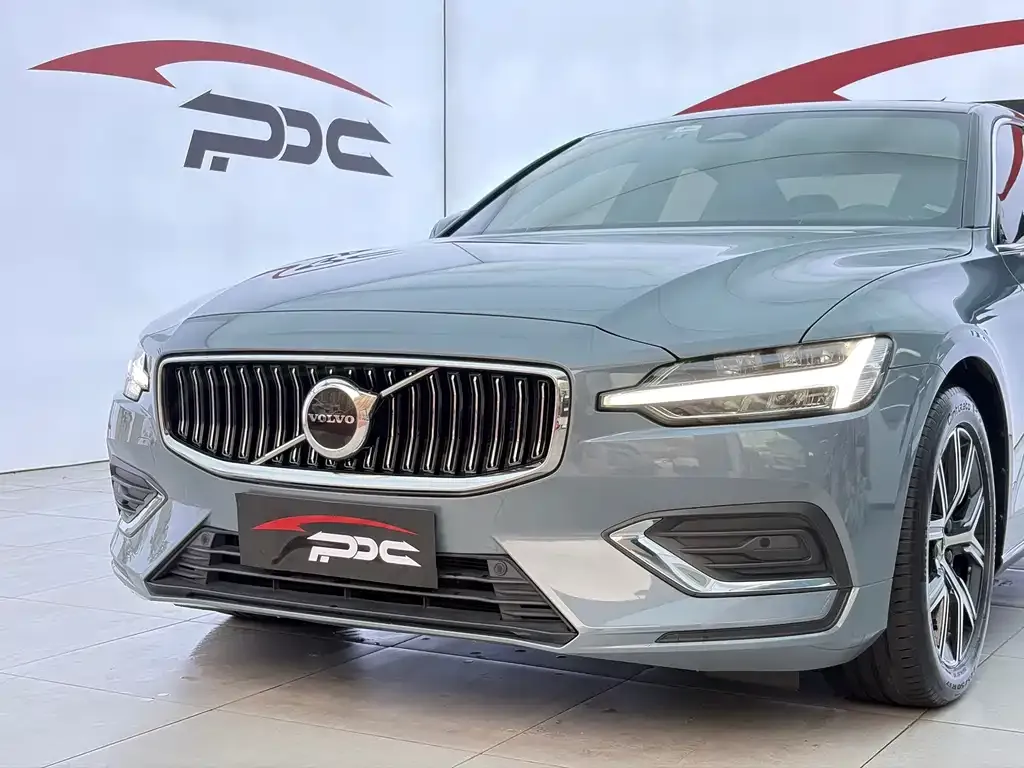 Volvo S60 2023 из CN, фото 7