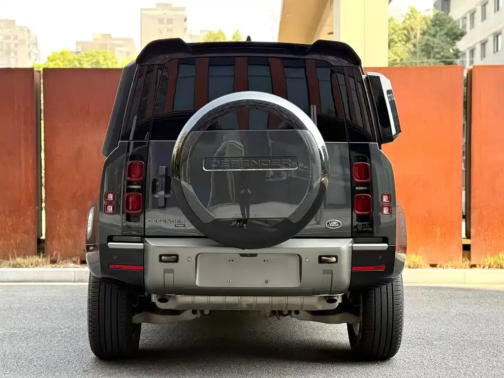 Land Rover Defender — фото 8