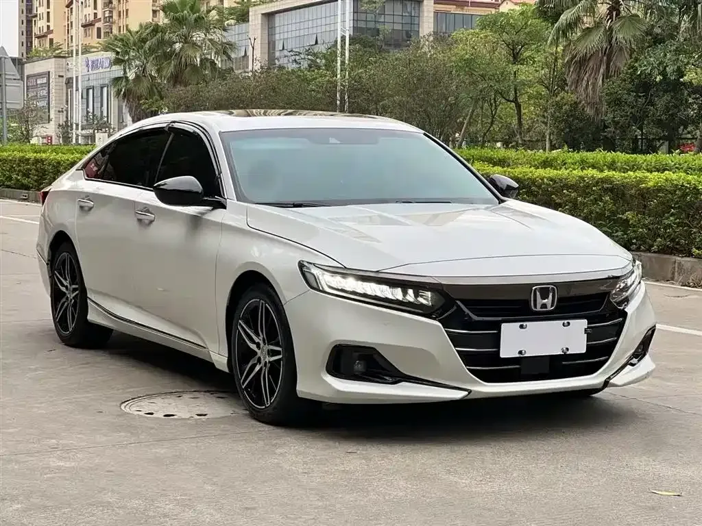 Honda Accord — фото 7